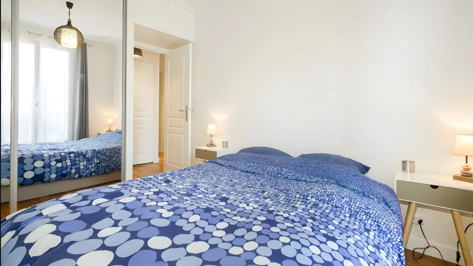 Appartement 2 Pieces Avec Vue Tour Eiffel contacts